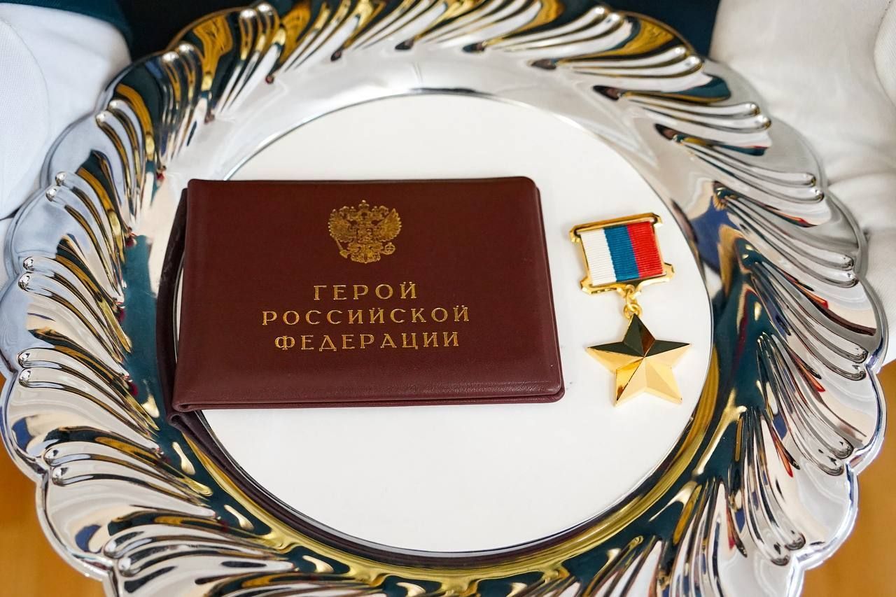 За спасение 12 товарищей: лейтенанту Енину посмертно присвоено звание Героя России