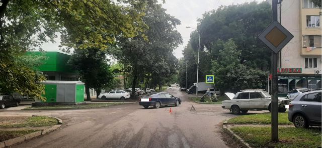 Пенсионер-лихач спровоцировал ДТП в Ессентуках Пенсионер-лихач спровоцировал ДТП в Ессентуках