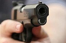 Житель Кисловодска ранил из пистолета мужчину и открыл огонь по полицейским Житель Кисловодска ранил из пистолета мужчину и открыл огонь по полицейским