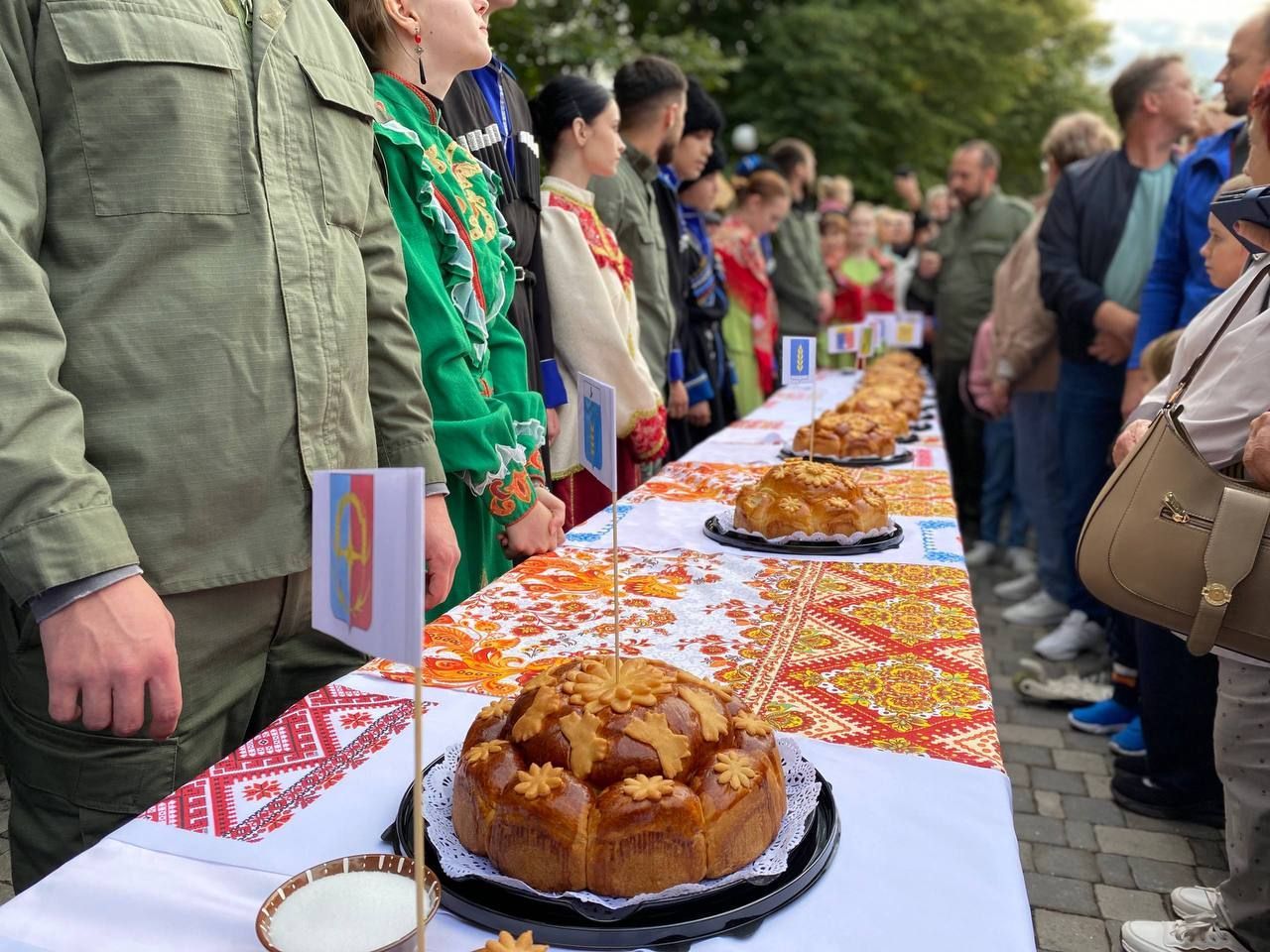 33 каравая испекли в День Ставропольского края