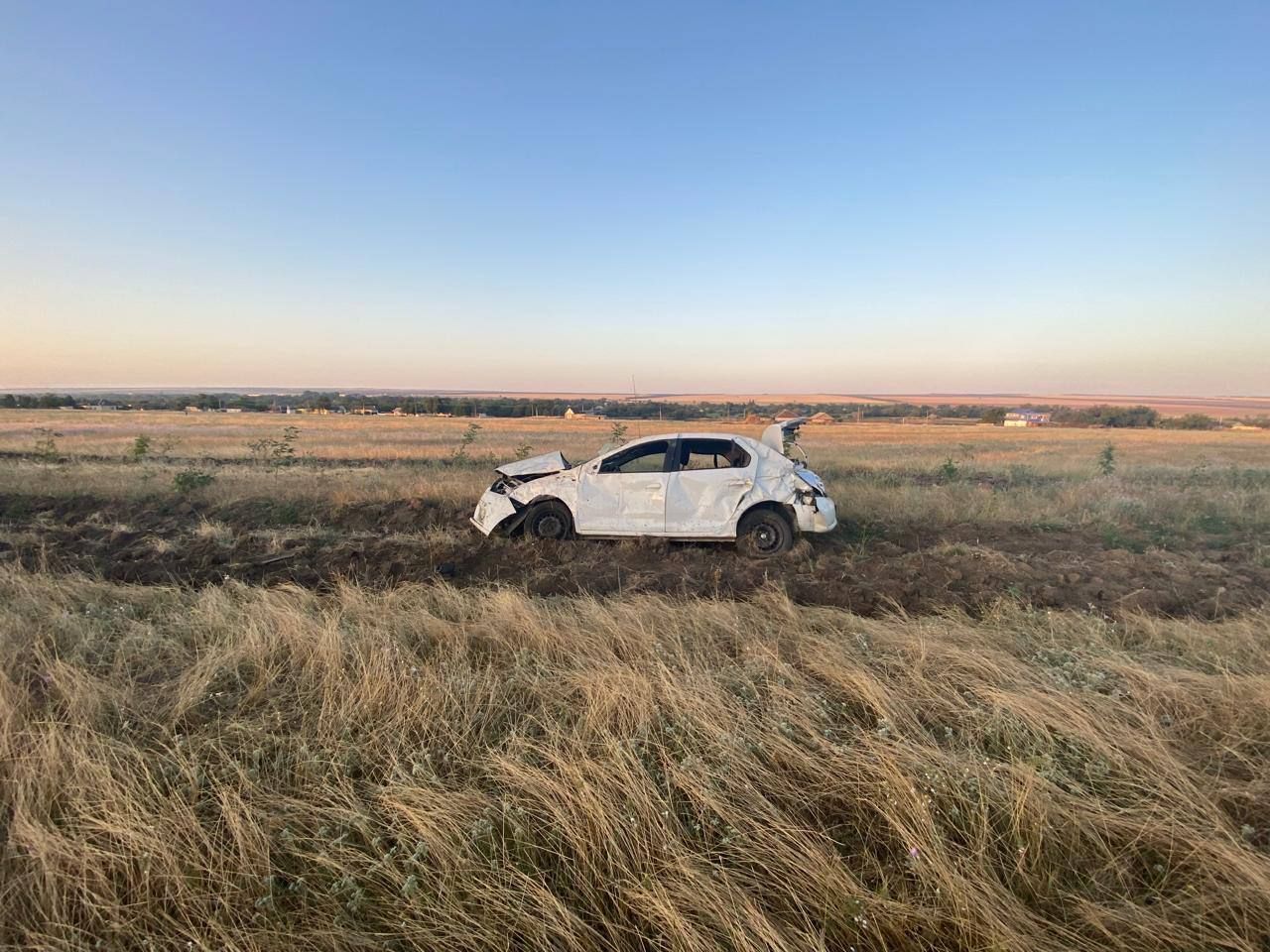 Девушка погибла при опрокидывании машины на Ставрополье