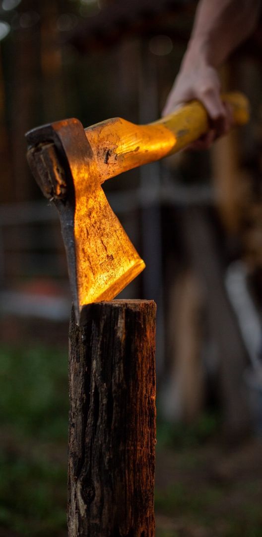 Житель Ставрополья избил знакомого топором и стулом во время алкогольного застолья