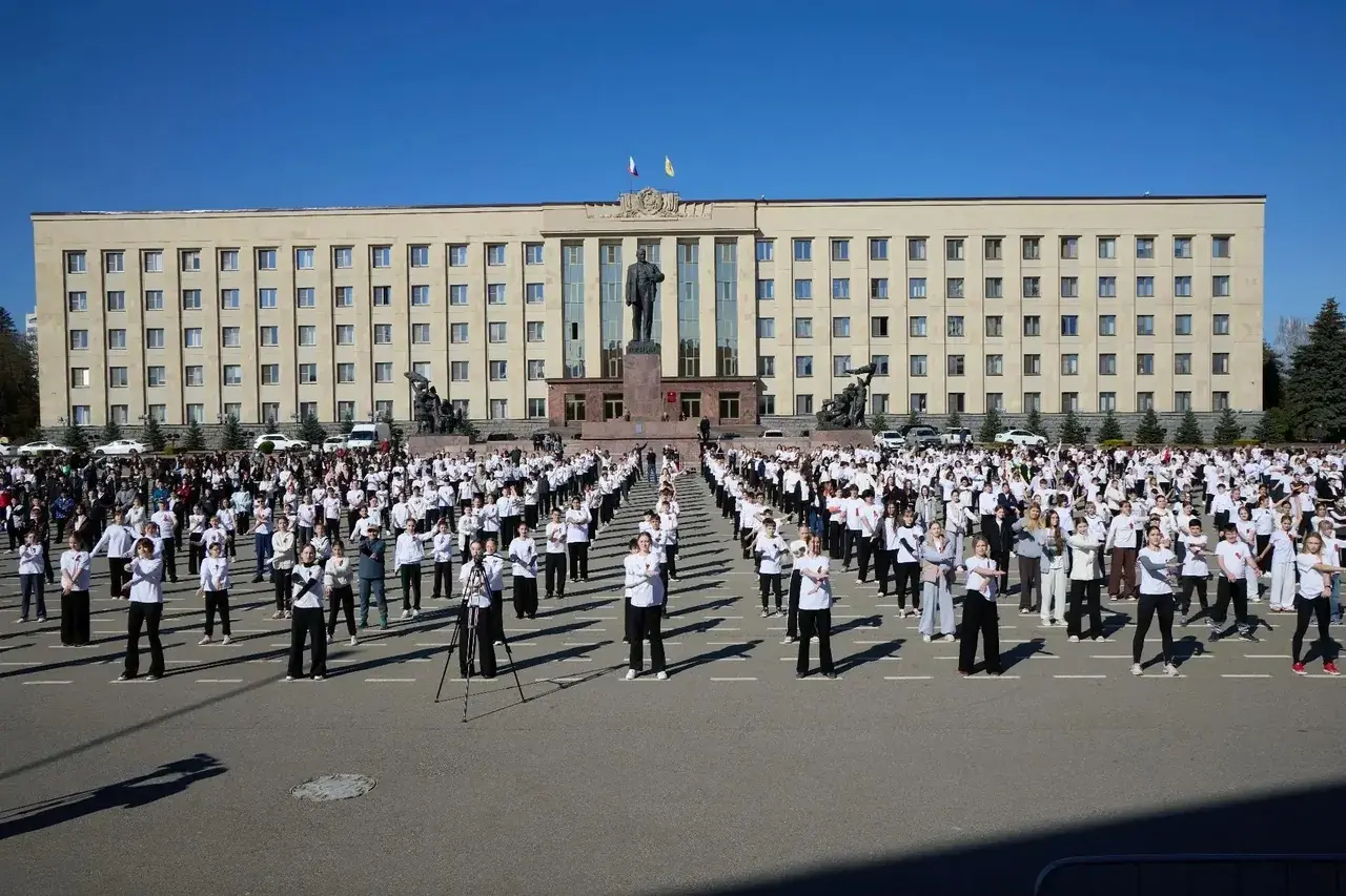 Больше тысячи школьников Ставрополя стали участниками общегородской зарядки в День здоровья