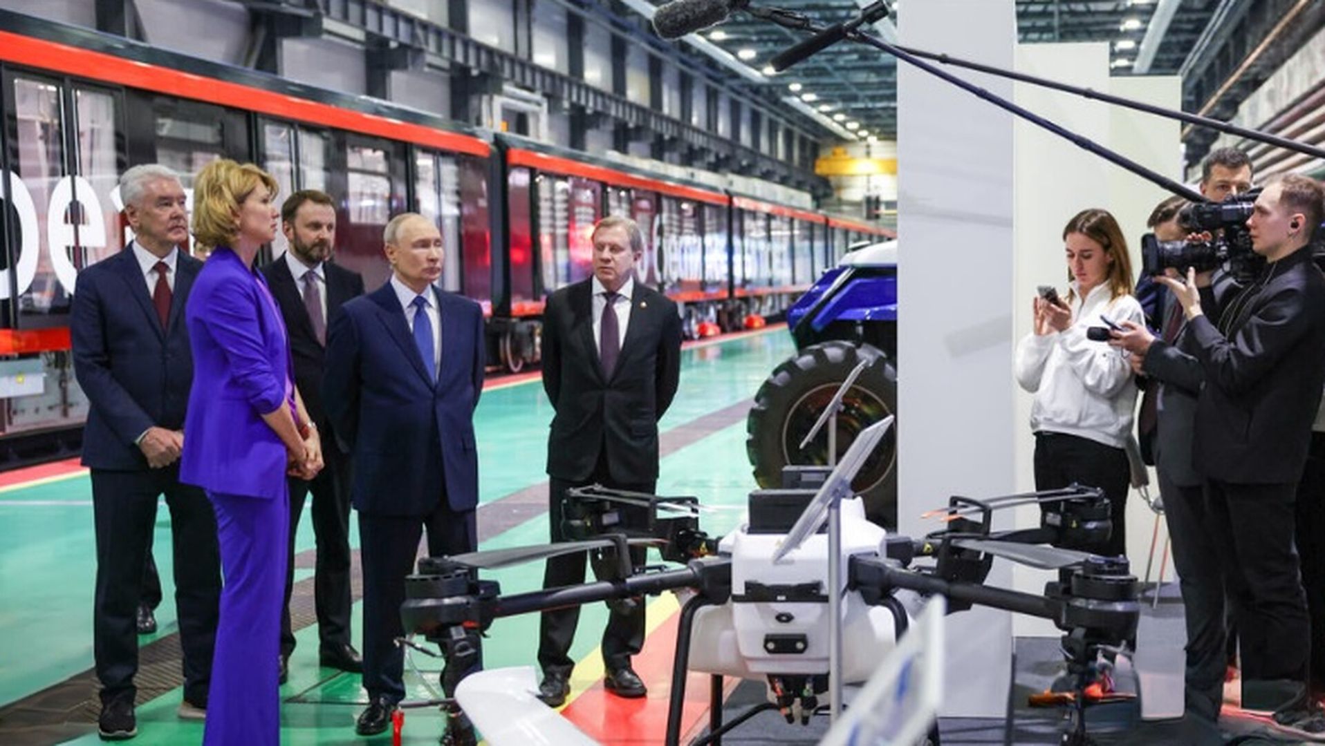 Путин ознакомился с разработками беспилотных сельхозмашин Ставропольского аграрного университета