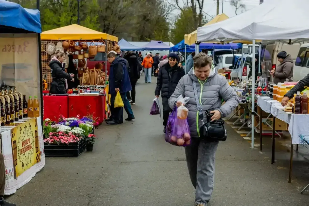 Более 20 тысяч невинномыссцев посетили предпасхальную ярмарку