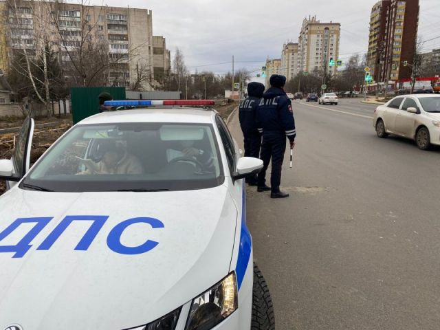 Дважды нарушившему правила водителю грозит до 1 года лишения прав Дважды нарушившему правила водителю грозит до 1 года лишения прав