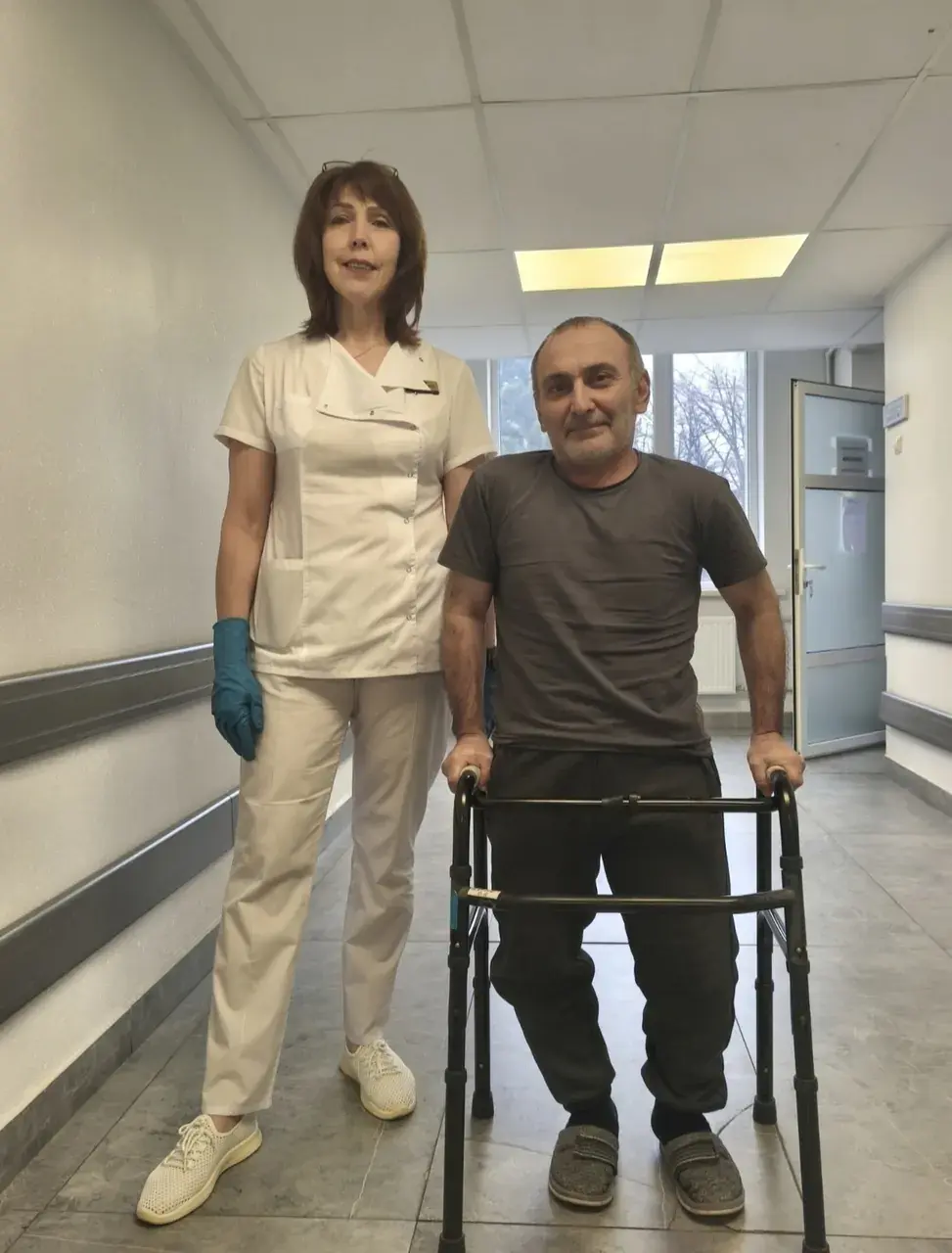 В Пятигорске провели сложную операцию по замене тазобедренного сустава пациенту ростом 1,4 метра