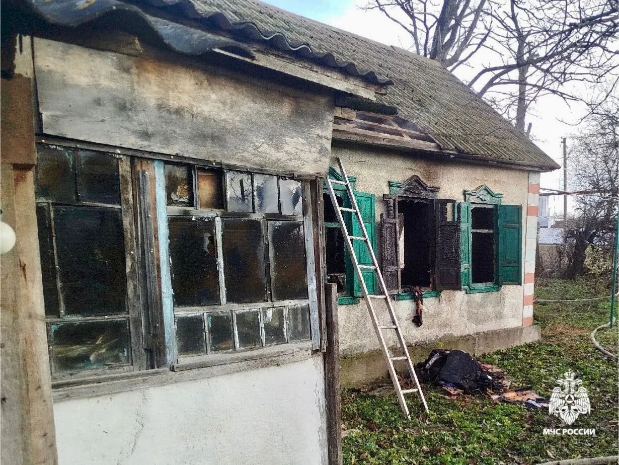 93-летняя женщина погибла при пожаре в доме на Ставрополье